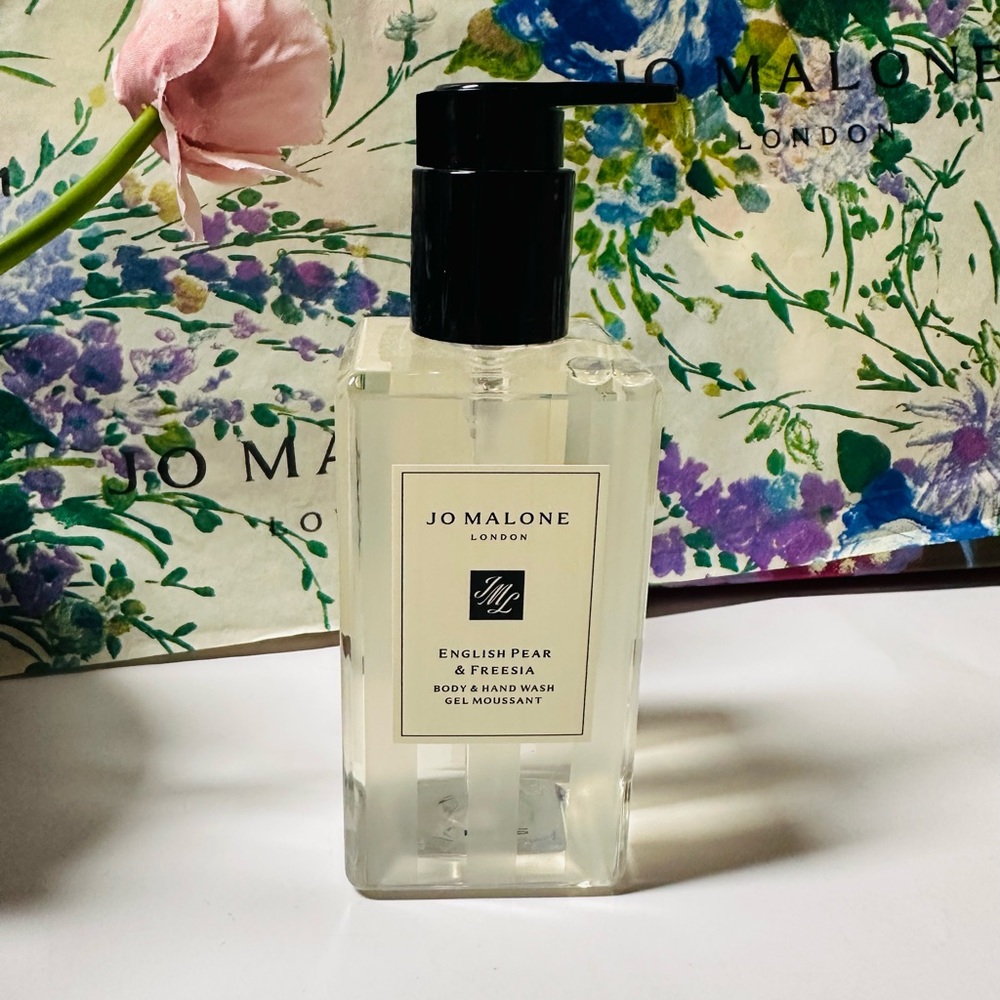 Jo Malone Body Hand Wash Gel Moussant Pump 8.5 oz/ 250ml - English Pear Freesia